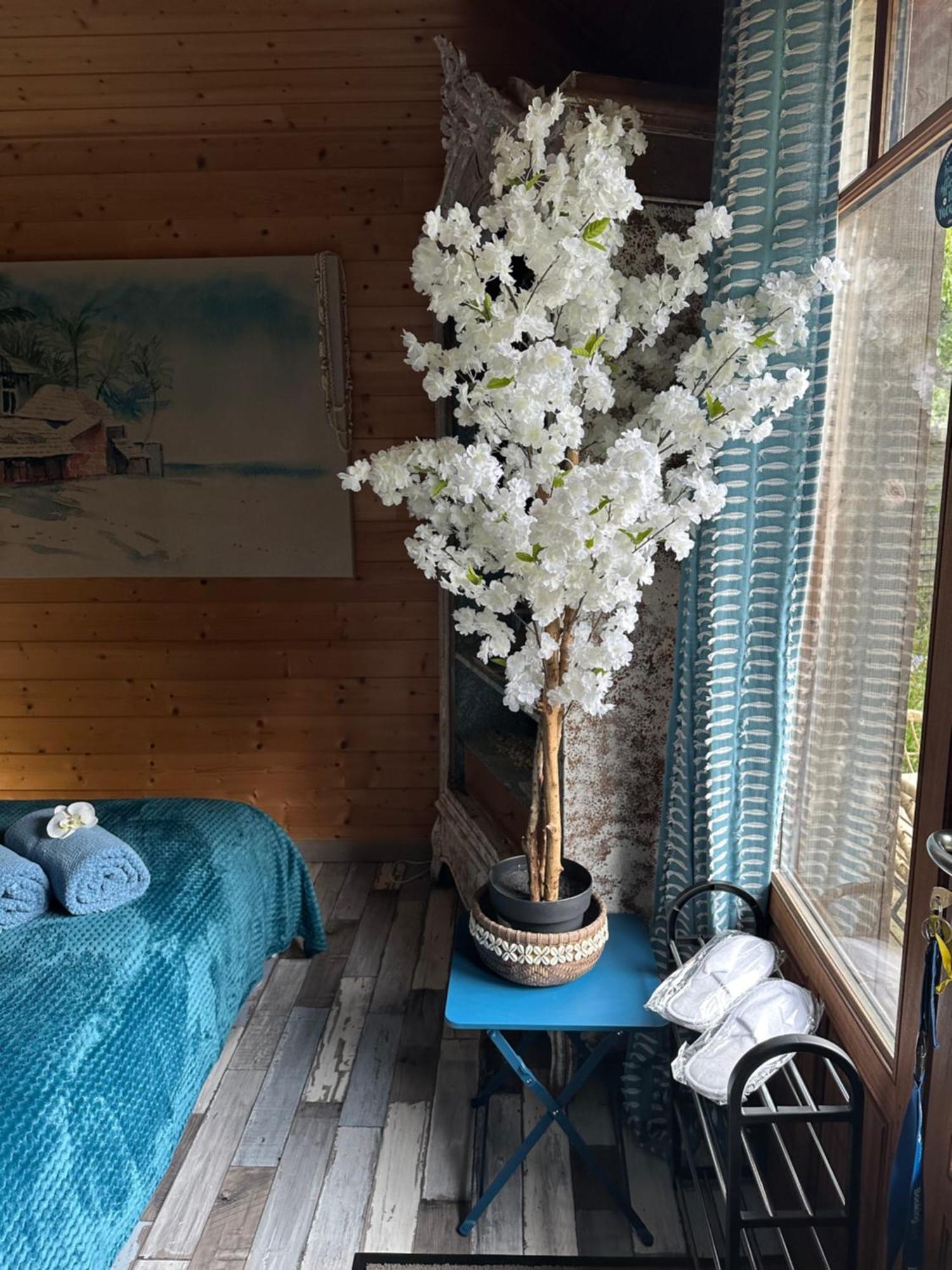 Maison De Bed & Breakfast 2*